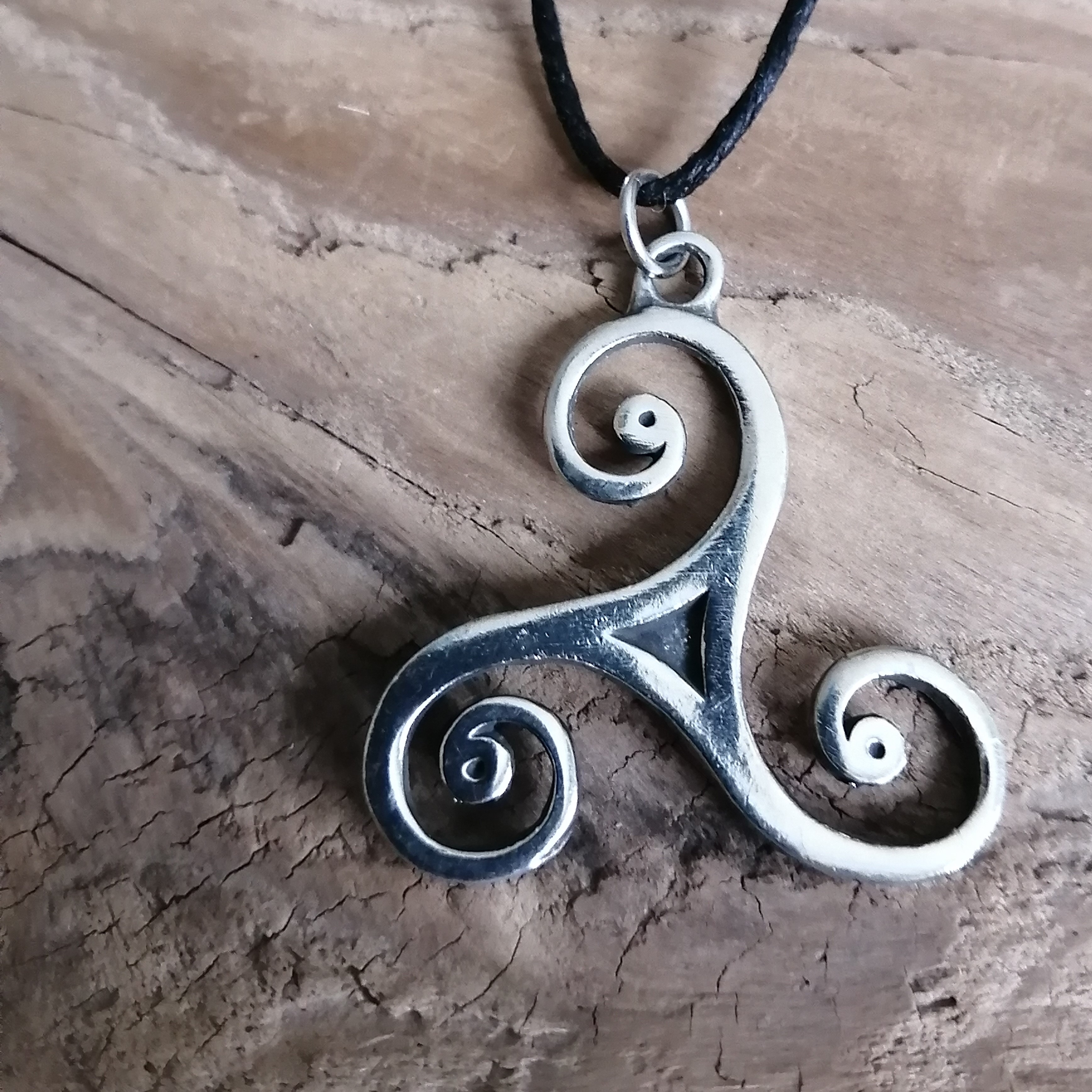 Pendentifs triskell breton – Bijoux celtiques en argent et plaqué or